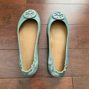 Tory Burch 
METALLIC GARDEN
SAGE 
SUEDINE METALLIC
9.5 MINNIE TRAVEL BALLET
